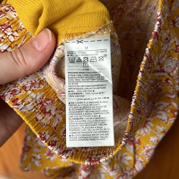 2 Pair Old Navy Shorts - Picture 4 of 6